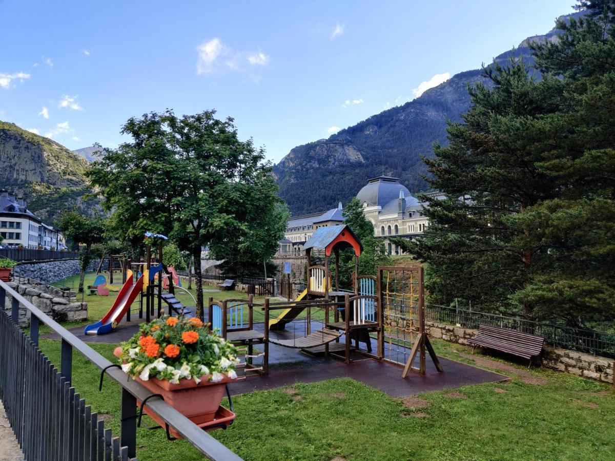 Appartamento "Leo Pixel" Avairent Canfranc Estacion Esterno foto
