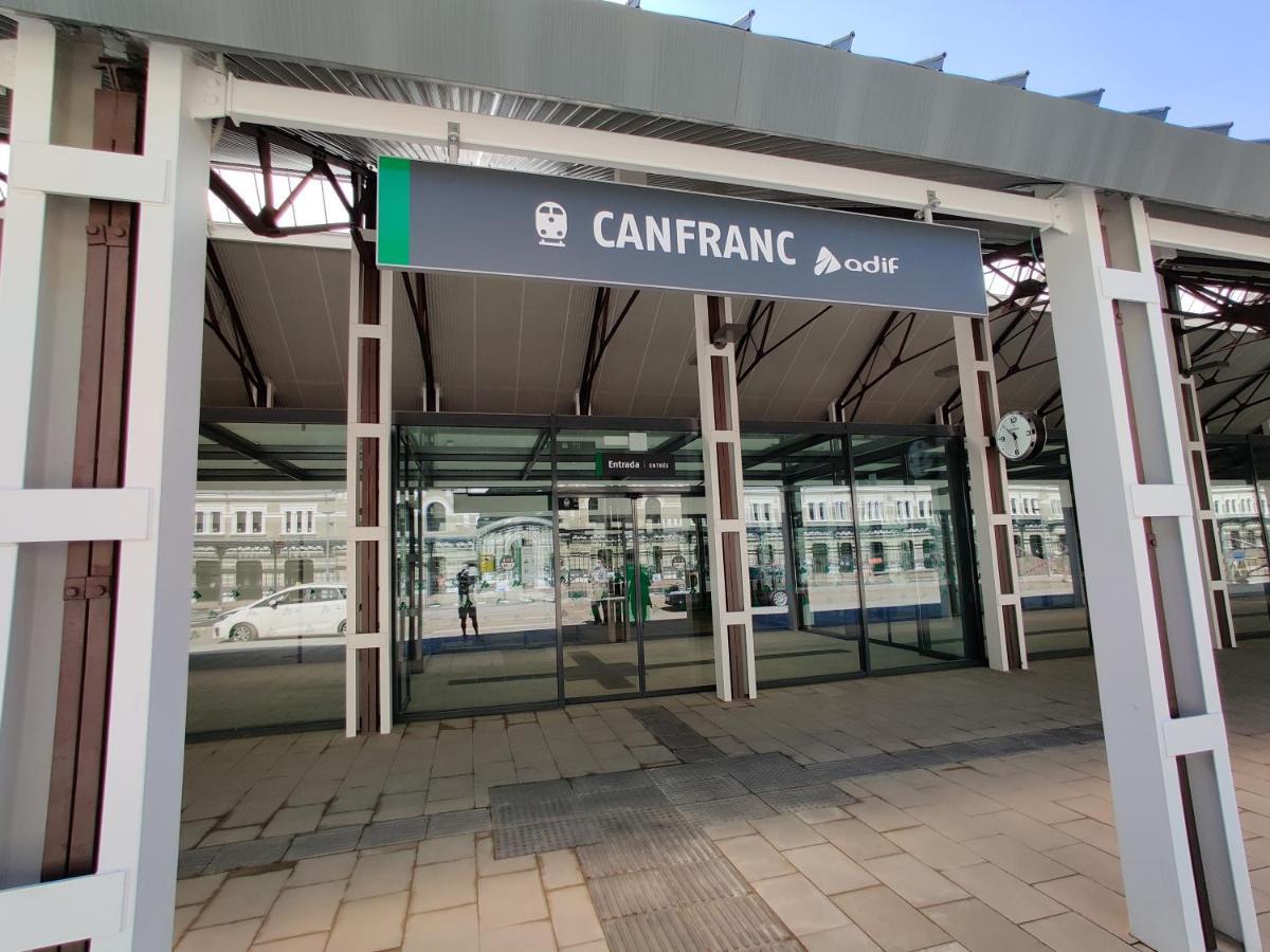 Appartamento "Leo Pixel" Avairent Canfranc Estacion Esterno foto