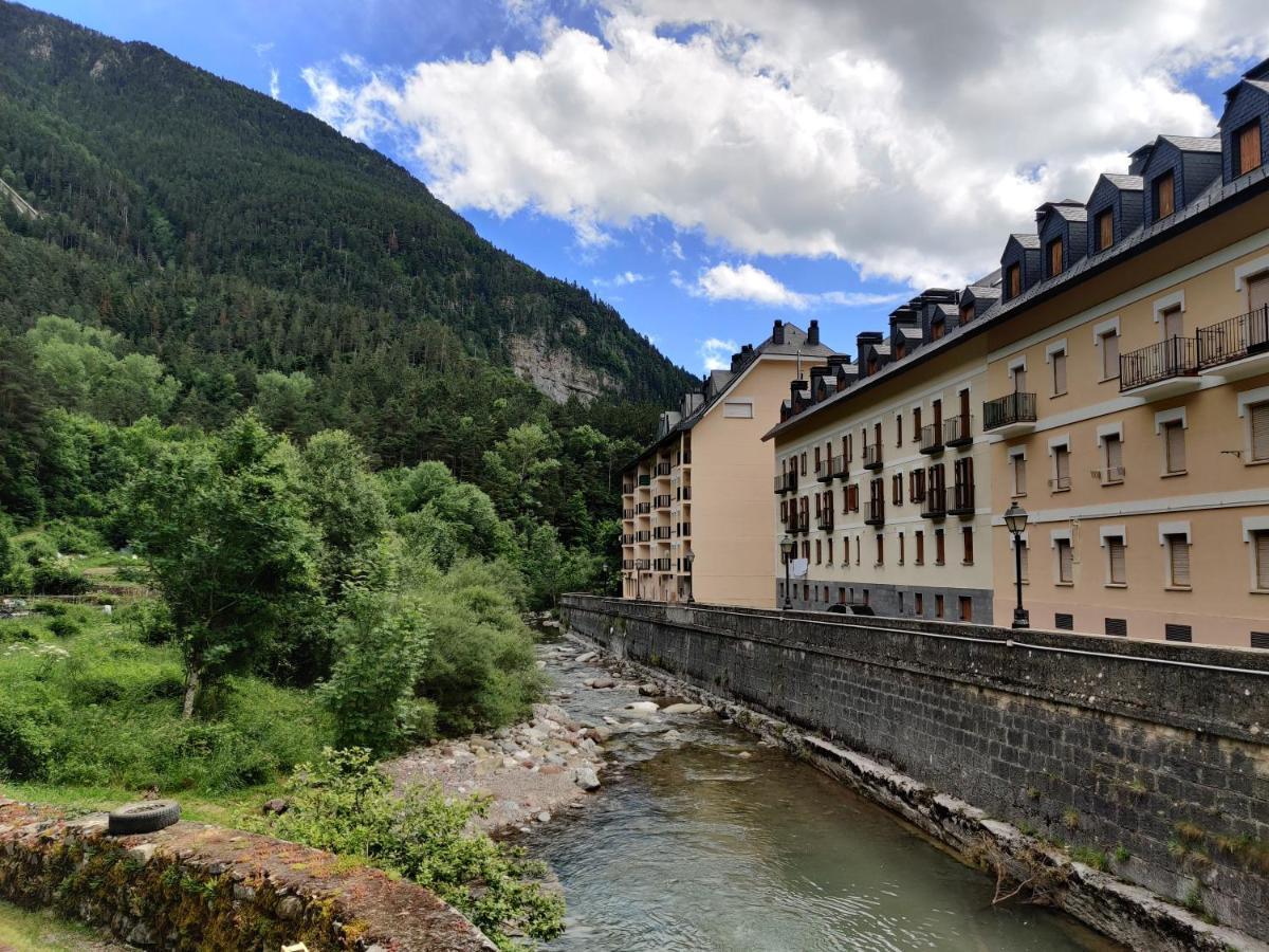 Appartamento "Leo Pixel" Avairent Canfranc Estacion Esterno foto