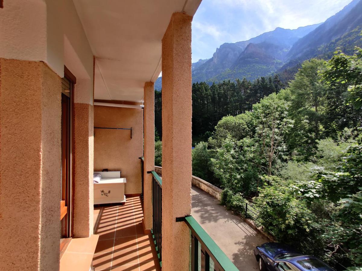Appartamento "Leo Pixel" Avairent Canfranc Estacion Esterno foto